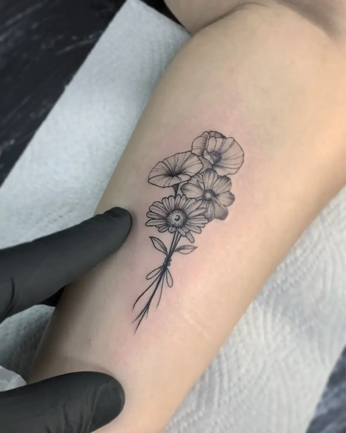 Linework · Floral-Design · Ben Klecks