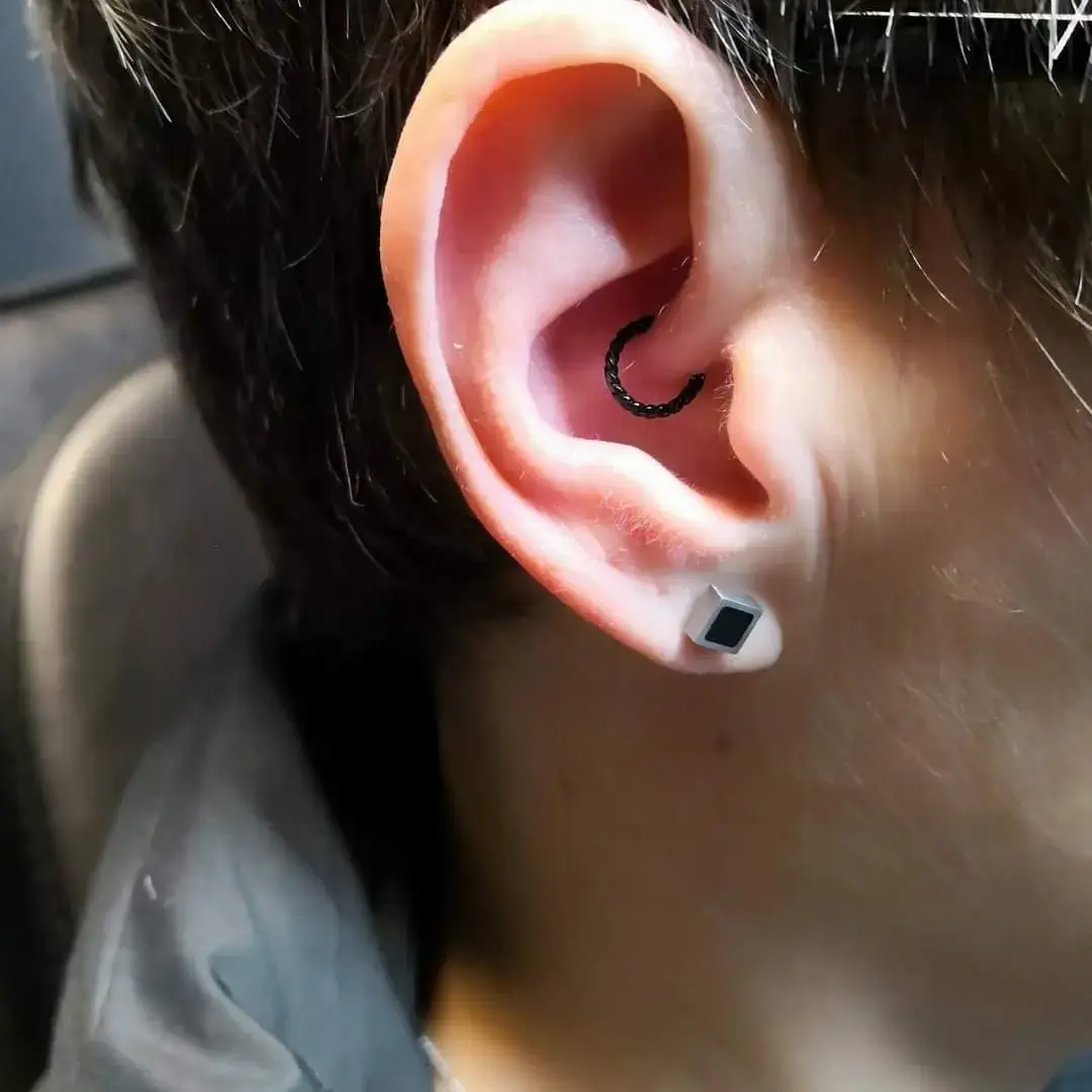 Piercing · Claudia