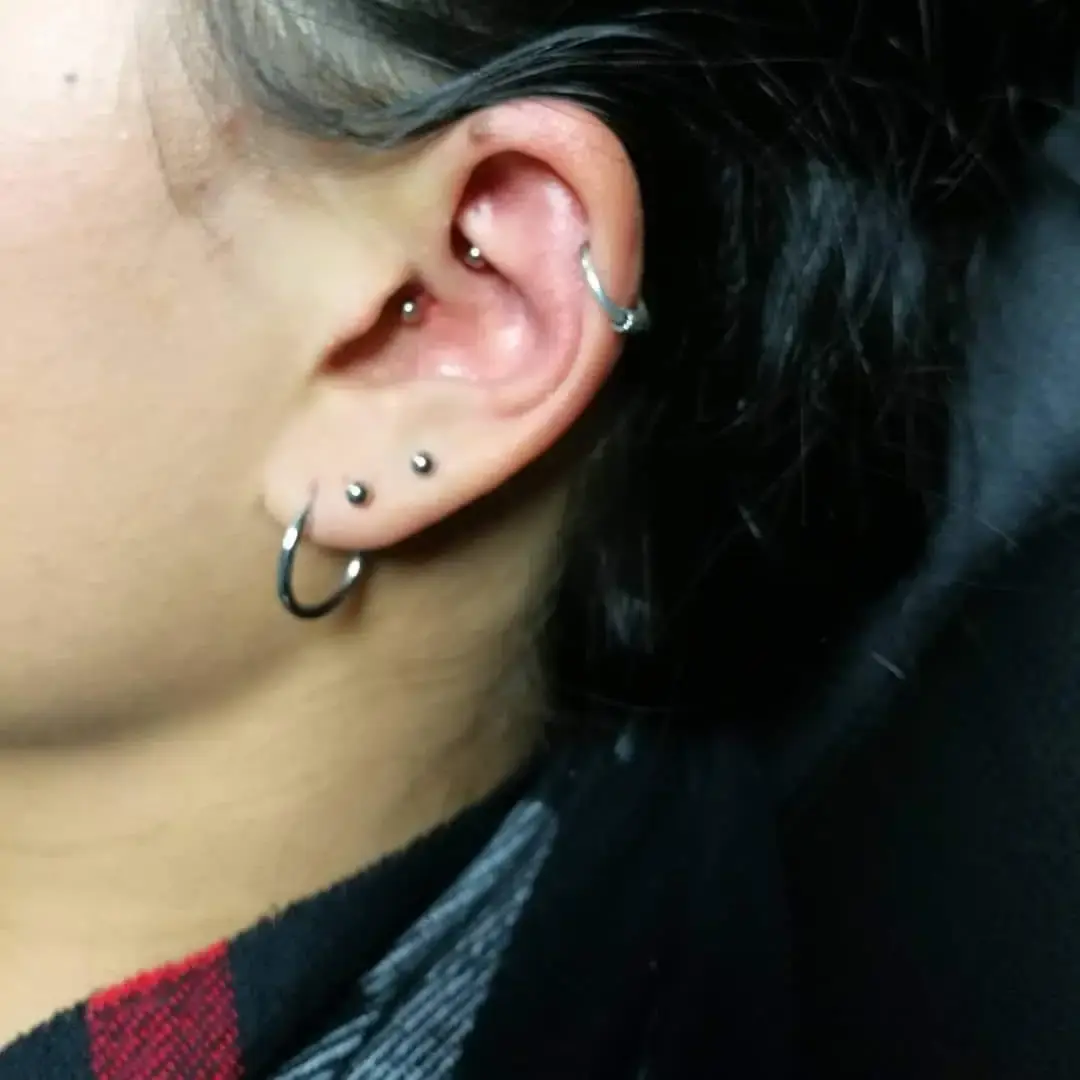 Piercing · Claudia