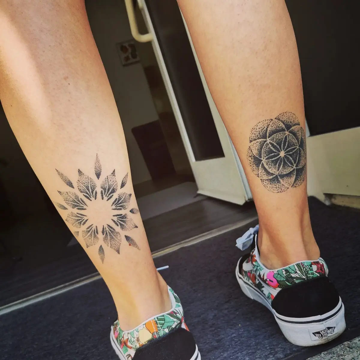 Handpoke · Dotwork · Claudia