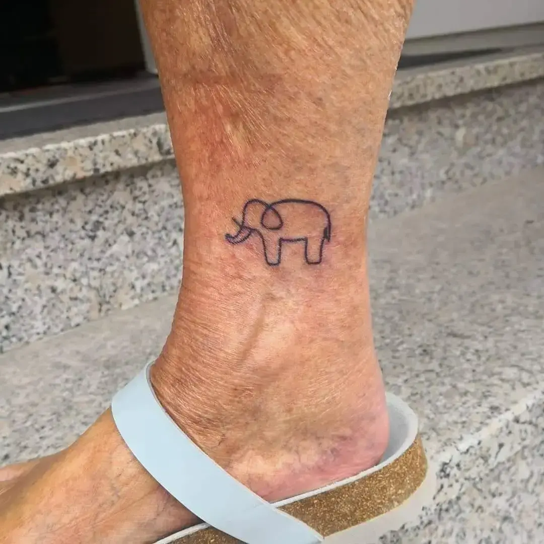 Handpoke · Claudia