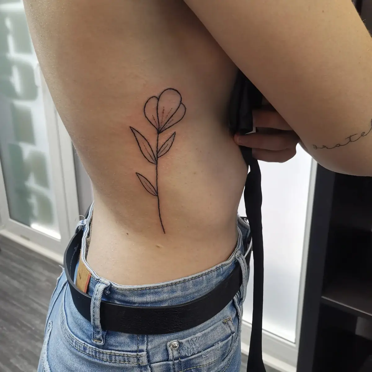 Handpoke · Claudia