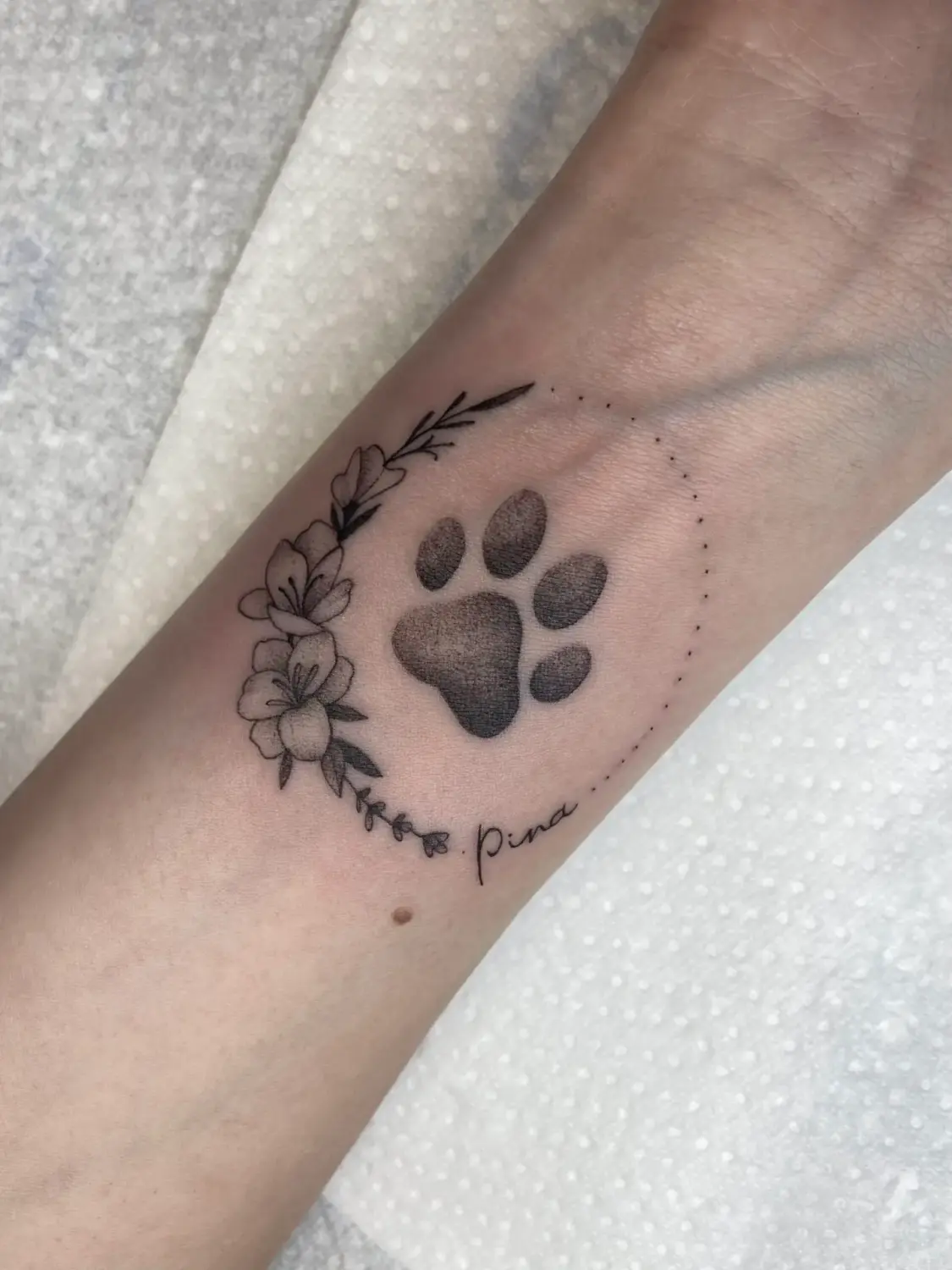 Black & Grey · Floral-Design · Cristina