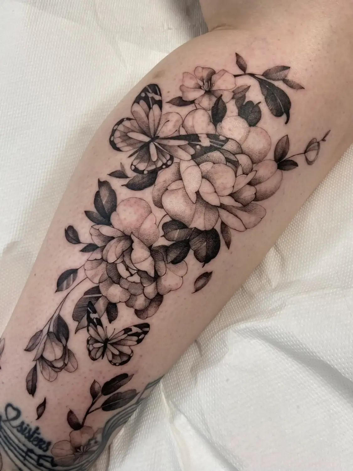 Black & Grey · Floral-Design · Cristina