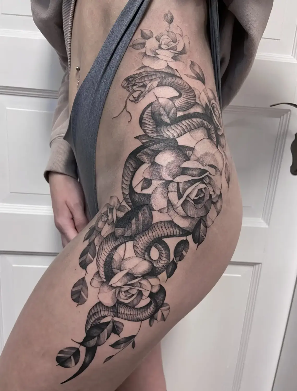 Black & Grey · Illustrativ · Cristina