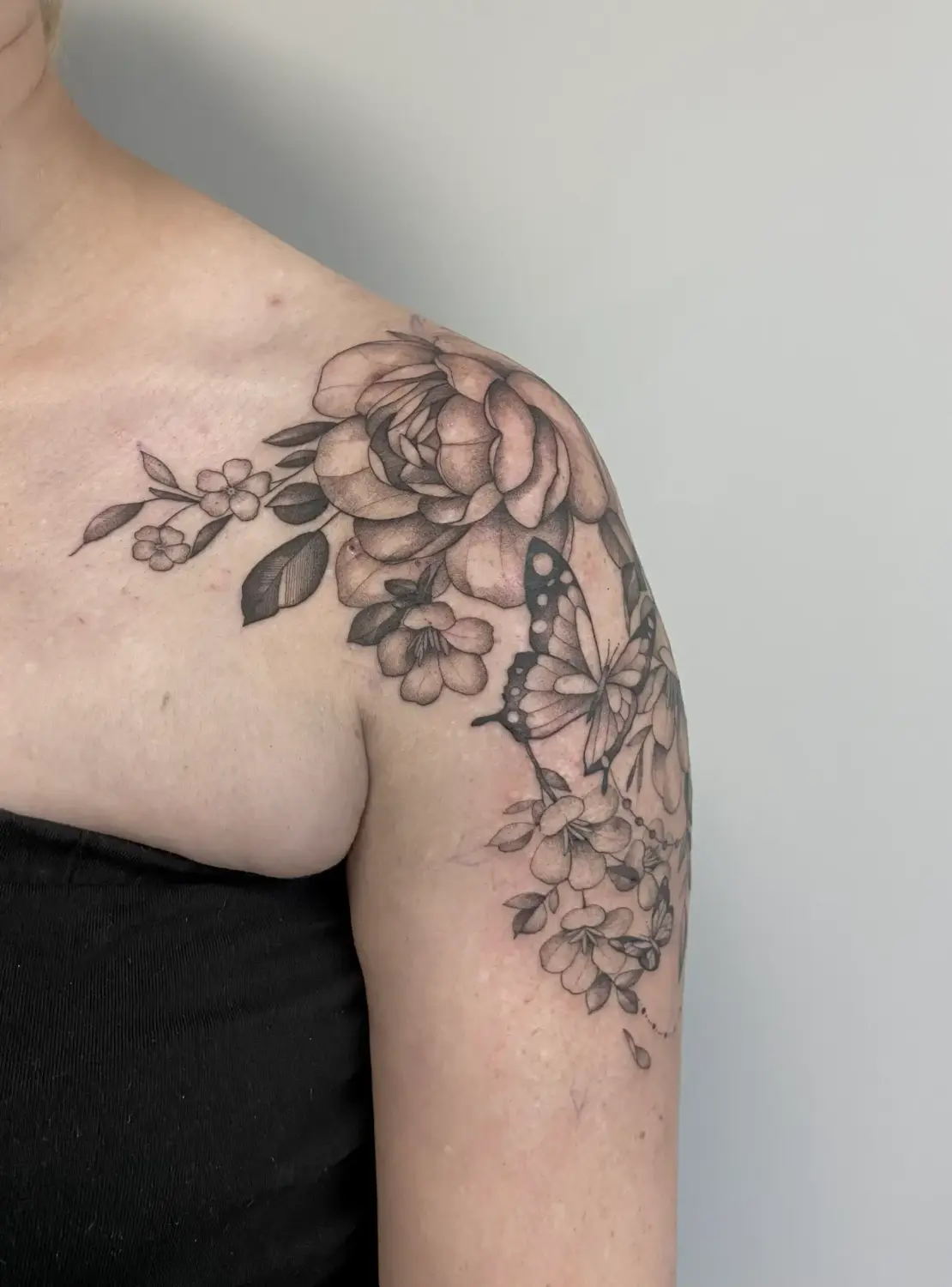 Black & Grey · Floral-Design · Cristina