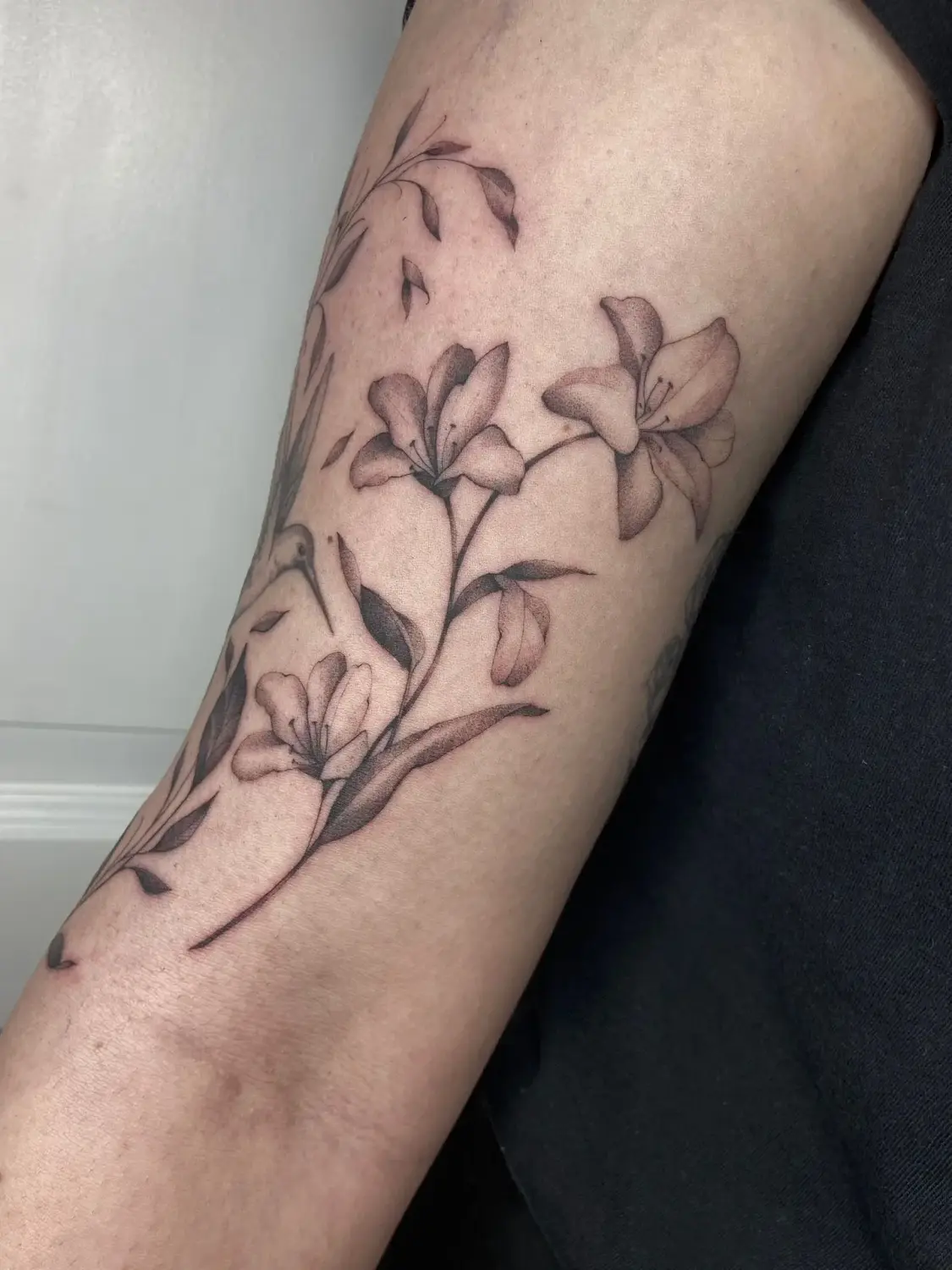 Black & Grey · Floral-Design · Cristina