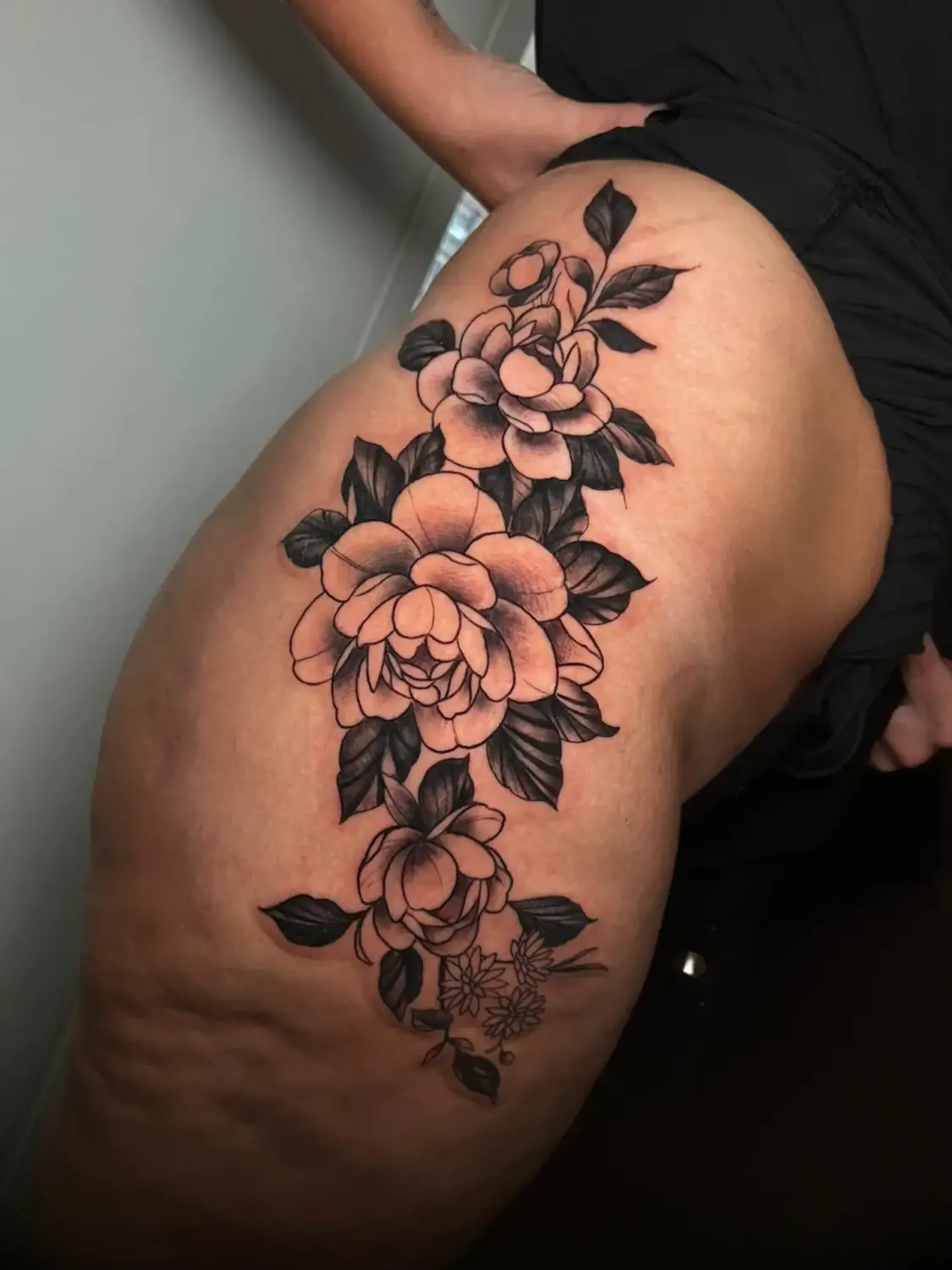 Black & Grey · Floral-Design · Fran Bautista